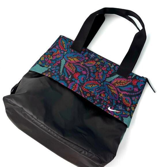 Nike Radiate training tote gym bag shoulder bag cross stitch style print EUC - Picture 1 of 13